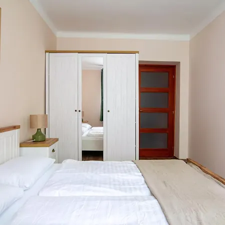 Lisznyai - A Nagyerdo Szelen Apartmán *